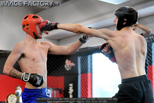 2021-05-02 Milano in the Cage 7 00607 Cesare Conti-Mattia Cecchetto - Shoot boxe Junior -66kg